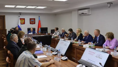 В АКЗС обсудили организацию горячего питания в школах Алтайского края