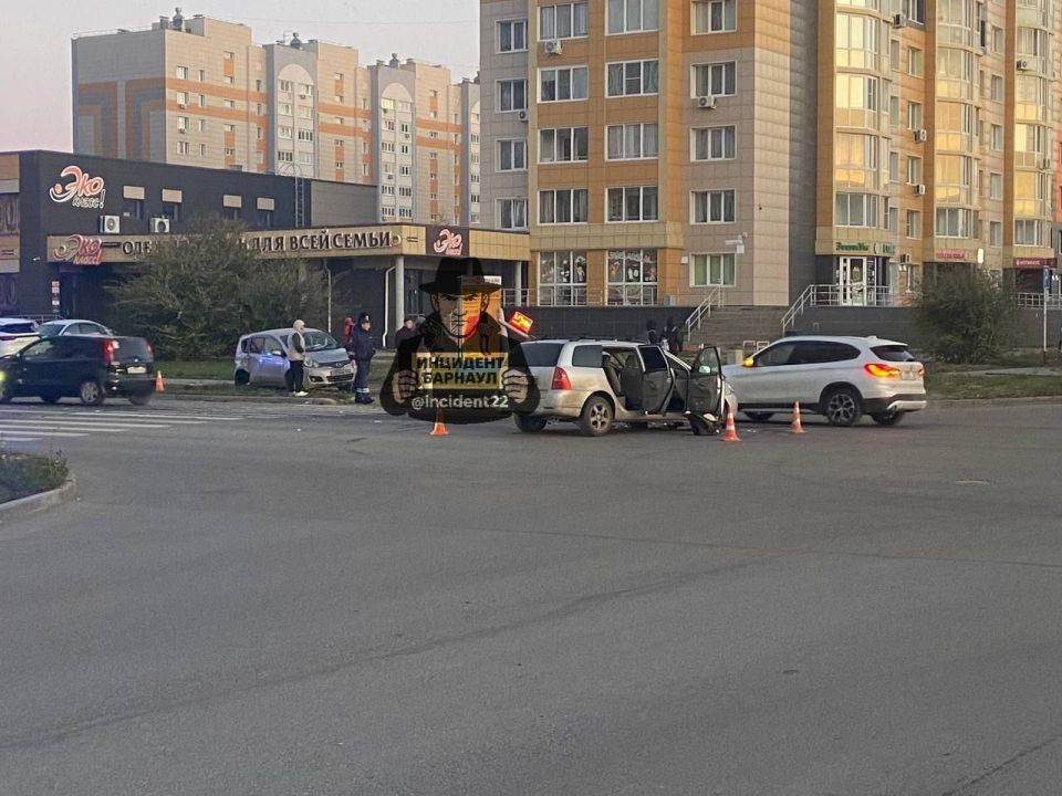 ДТП на перекрестке Балтийской и Сиреневой ДТП на перекрестке Балтийской и Сиреневой