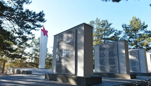 В Барнауле отремонтировали Памятник воинам, погибшим от ран в годы ВОВ. Фото