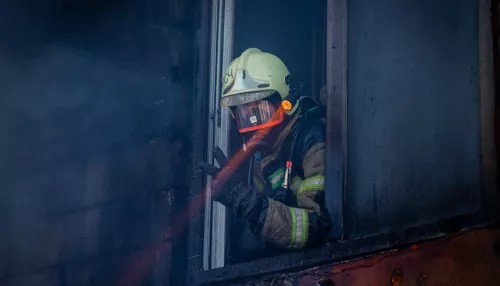 Первые лица Алтайского края поздравили спасателей с профессиональным праздником