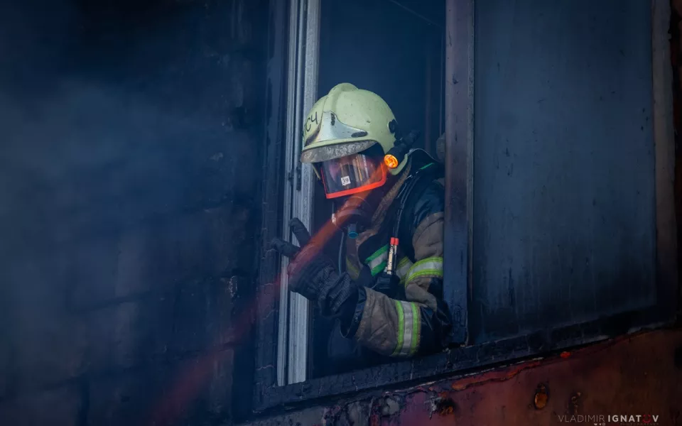 Первые лица Алтайского края поздравили спасателей с профессиональным праздником