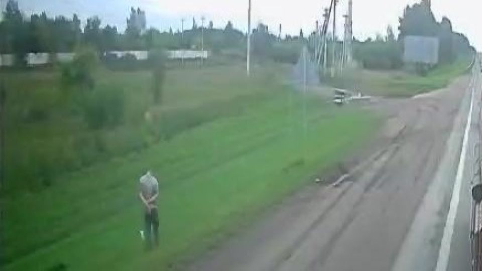 Кадр с камеры видеонаблюдения, на которую попал Даниил Кузнецов Кадр с камеры видеонаблюдения, на которую попал Даниил Кузнецов