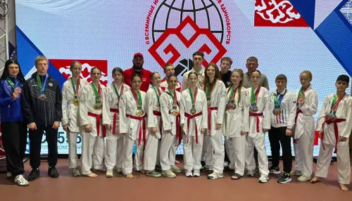 Каратисты из Барнаула завоевали медали на чемпионате и первенстве мира