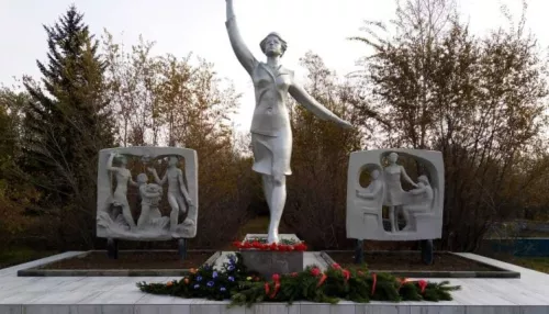 Именем героически погибшей бортпроводницы просят назвать улицу в Барнауле