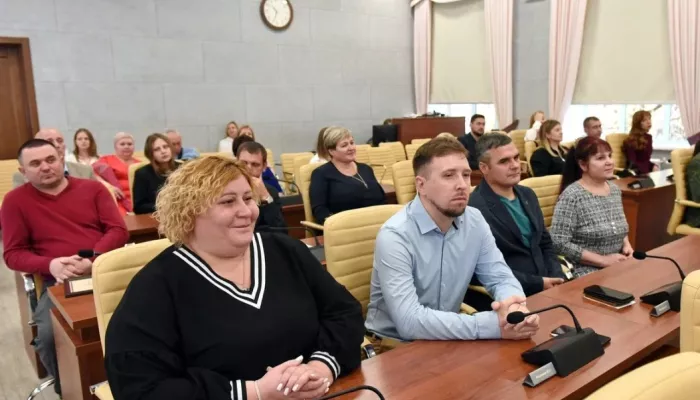В мэрии Барнаула наградили горожан за вклад в жизнь краевой столицы. Фото