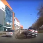 Эффектное ДТП с четырьмя авто в Барнауле попало на видео