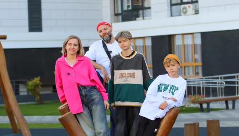 Годы крепкой любви: как служебный роман барнаульцев перерос в многодетную семью