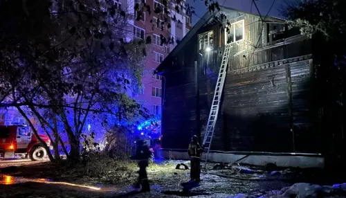 600 квадратов: четыре человека погибли при огромном ночном пожаре в Новосибирске