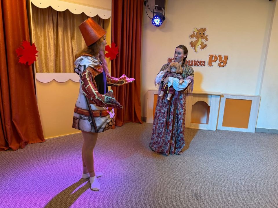 "Крошечный театр" "Крошечный театр"