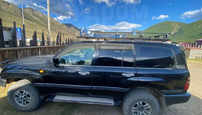 Несокрушимый Land Cruiser для бездорожья продают за 2,5 млн в Горно-Алтайске. Фото