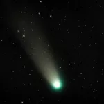 Самую яркую комету года запечатлели над Алтайским заповедником. Фото