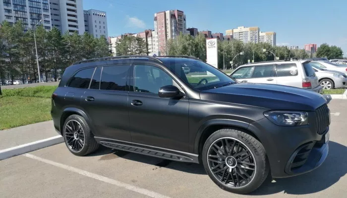 Mercedes с двигателем в 612 лошадей продают за 25 млн рублей в Барнауле. Фото
