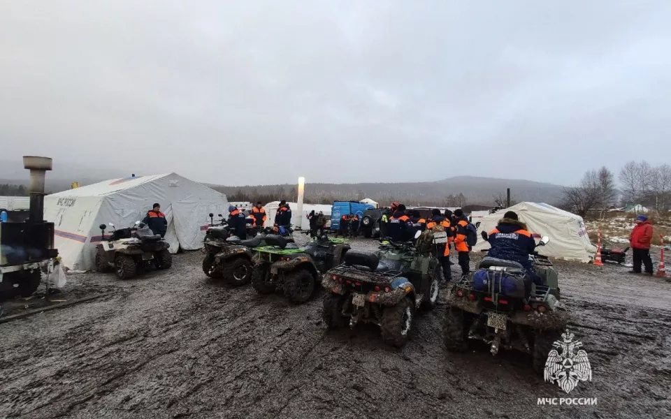 Спасатели осмотрели две пещеры в поисках исчезнувшей семьи Усольцевых