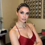 Агата Муцениеце показала, как выглядит на последних сроках беременности