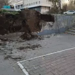 В Барнауле ремонтируют аварийные подпорные стенки на Красноармейском проспекте