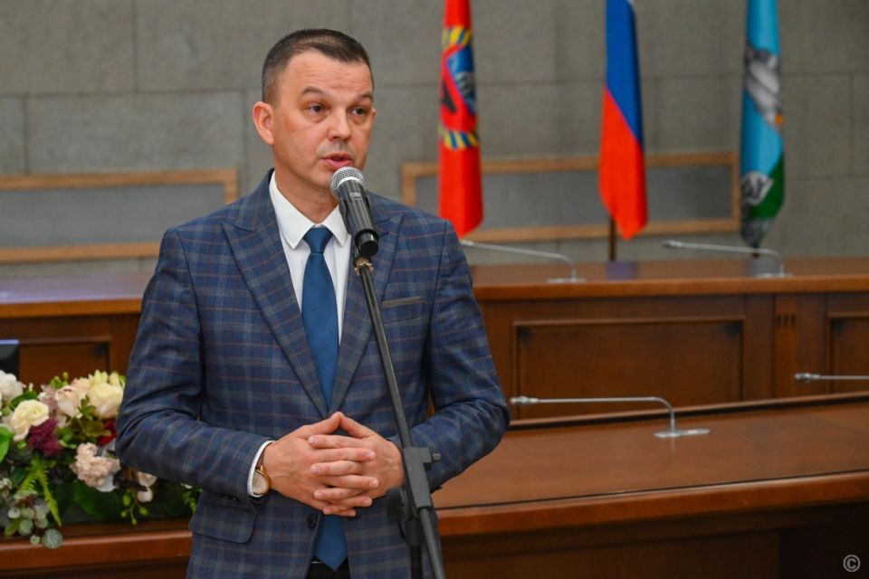Награждение работников дорожного хозяйства и транспорта Награждение работников дорожного хозяйства и транспорта