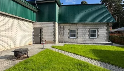 Отремонтированный дом 1957 года постройки продают в Барнауле за 35 млн рублей