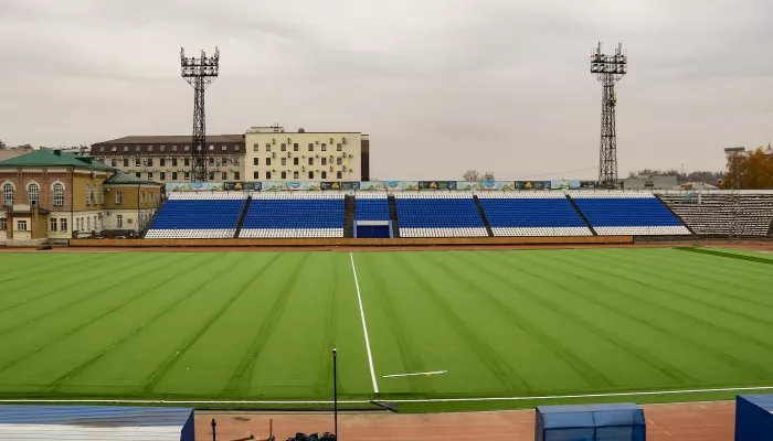 Вечнозеленое поле: на Динамо в Барнауле завершают укладку нового покрытия. Фото Вечнозеленое поле: на Динамо в Барнауле завершают укладку нового покрытия. Фото