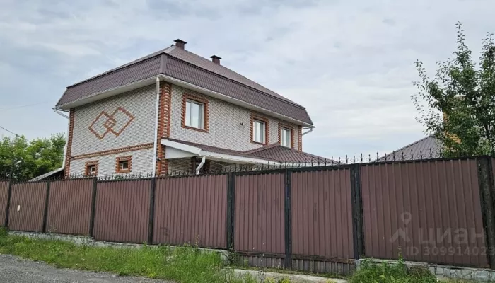 Коттедж с сауной и тренажерным залом продают за 38,2 млн руб. в Горно-Алтайске. Фото Коттедж с сауной и тренажерным залом продают за 38,2 млн руб. в Горно-Алтайске. Фото