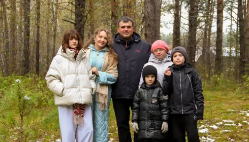 Семь детей, одна любовь: как двое барнаульцев нашли счастье в многодетности