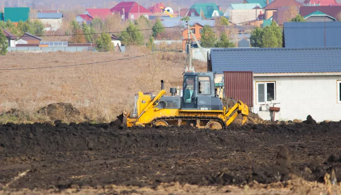 Дома, горы, трактора: как выглядит участок под глобальную стройку на краю Белокурихи Дома, горы, трактора: как выглядит участок под глобальную стройку на краю Белокурихи