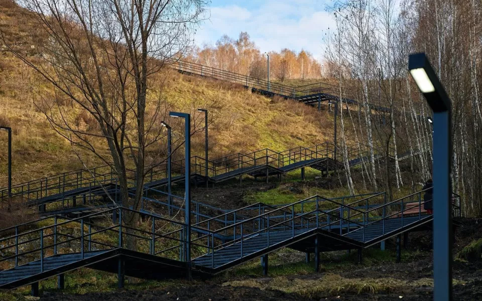 Бережно и надежно: в Горном Алтае открыли смотровую площадку на горе Чертов палец