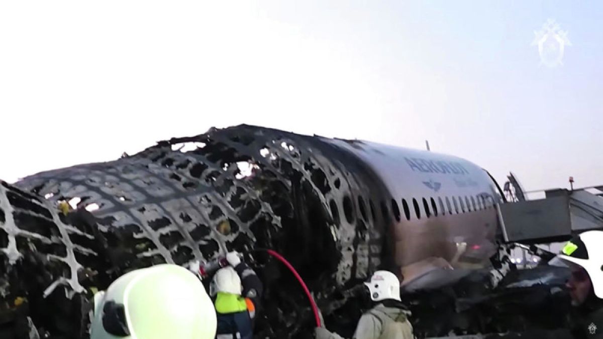 Новое видео аварийной посадки SSJ-100 в Шереметьево появилось в Сети 