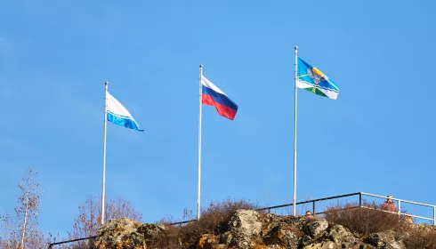 Вид с Чертова пальца: как выглядит новая смотровая площадка на известной алтайской горе