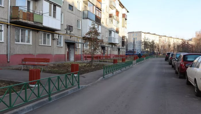 В Барнауле прошла приемка благоустроенных по нацпроекту дворов. Фото