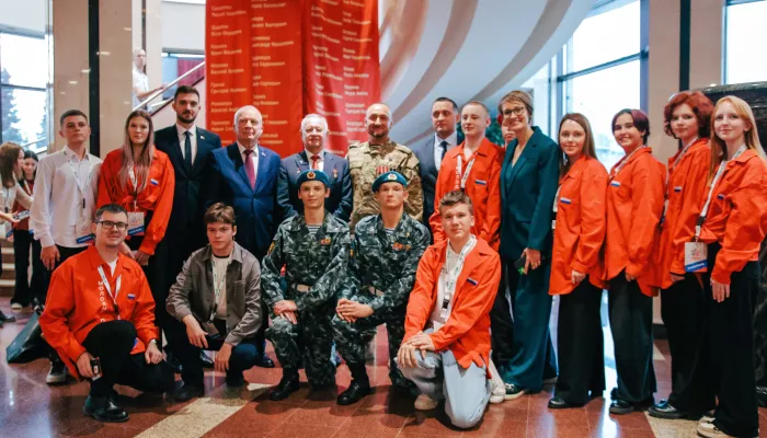 Будущее страны: в столице Алтайского края объединились молодые патриоты трех регионов Будущее страны: в столице Алтайского края объединились молодые патриоты трех регионов