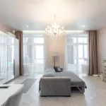 Двушку в благородной палитре и с дизайнерским светом продают за 18 млн в Барнауле