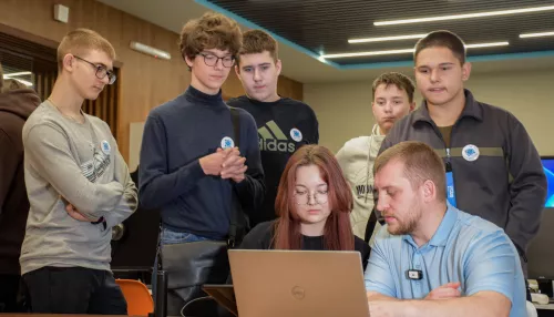 На базе педагогического кванториума АлтГПУ открыт Научный клуб Первых