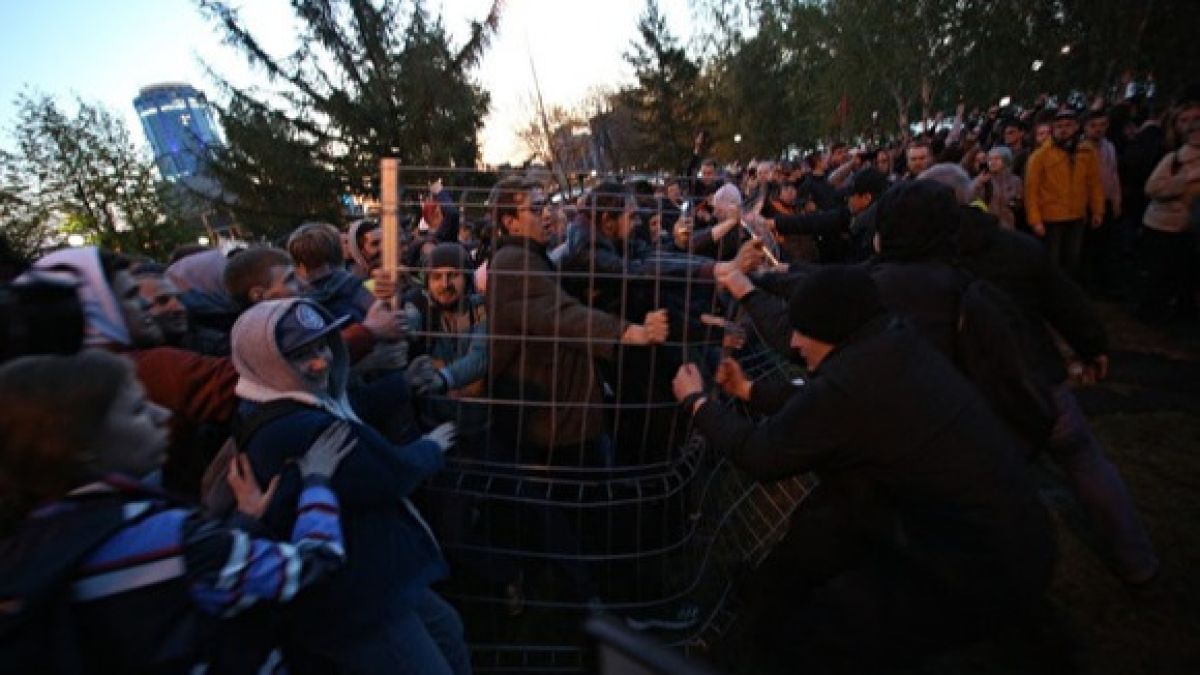 Песков назвал "корректной" позицию властей по протестам в Екатеринбурге 