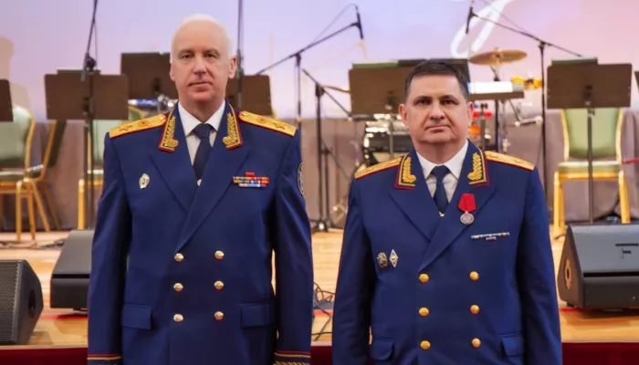 Александр Бастрыкин наградил руководителя алтайского Следкома