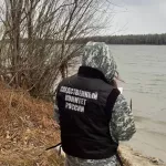 Лодка с четырьмя людьми перевернулась на Оби, один выжил