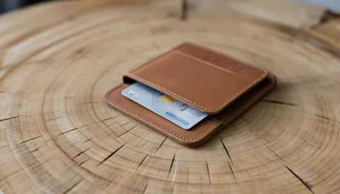 Банки начали проводить дополнительную проверку при переводе больших сумм