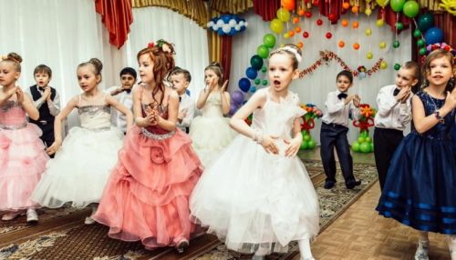 Недетские цены: сколько тратят родители в Барнауле на выпускной в детсаду