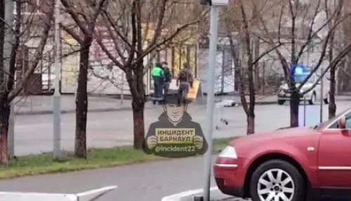 Внезапно стало плохо: человек умер на улице в центре Барнаула