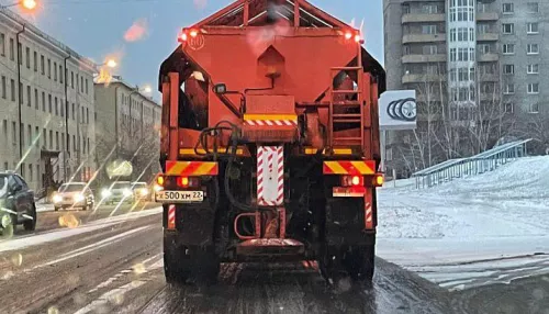 Барнаульские дорожники перешли на круглосуточный режим работы из-за непогоды