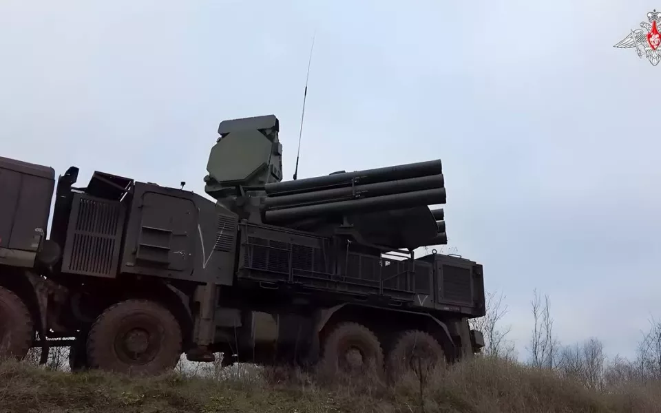 Силы ПВО уничтожили украинские БПЛА над Орлом, обломки повредили дома