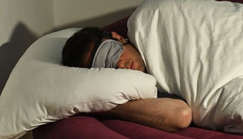 Ученые рассказали о вреде алкоголя перед сном