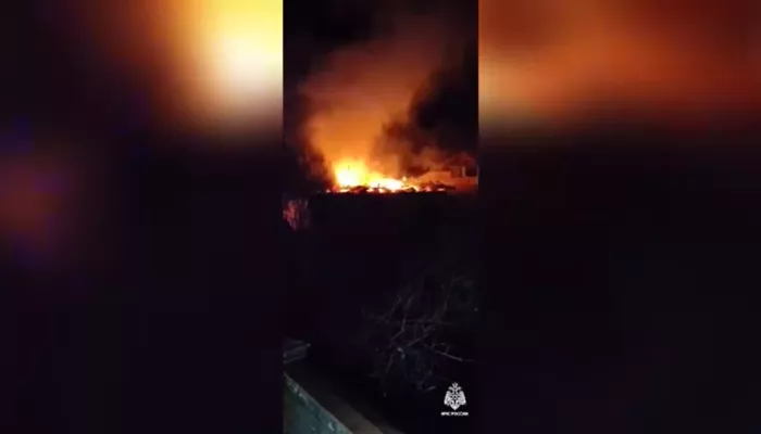 В Горно-Алтайске вспыхнул жилой дом на 100 квадратах