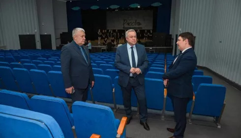 В Барнауле проверяют готовность учреждений культуры к новогодним праздникам. Фото