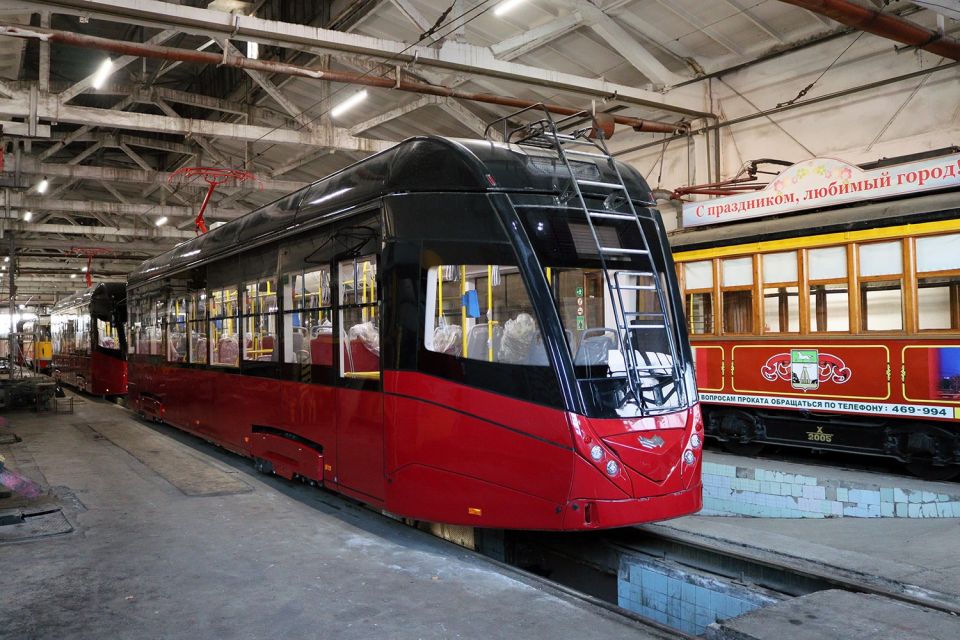 Новые трамваи из Белоруссии в помещении депо №3