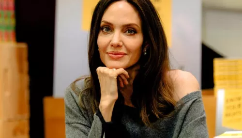 Глава парламента Крыма предложил Джоли посетить мемориал погибших детей в Донецке