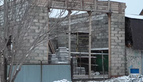 В барнаульском селе Власиха разгорелась битва за гараж