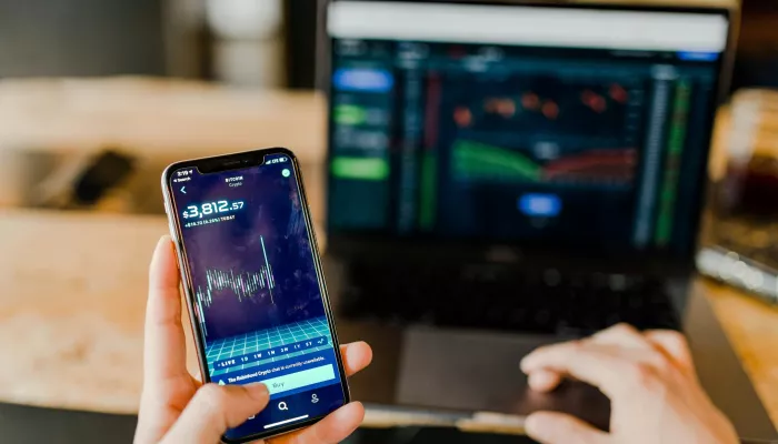 Золото в смартфоне: как за последний год изменился портрет инвестора в России