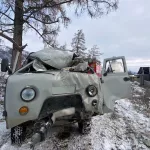 Один человек погиб, двое пострадали при столкновении Буханки с сараем в Усть-Коксе