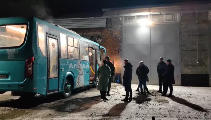 Мэр Горно-Алтайска проверила чистоту салонов новых автобусов