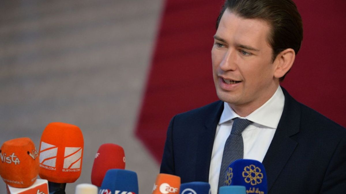 Канцлер Австрии предложил провести новые парламентские выборы